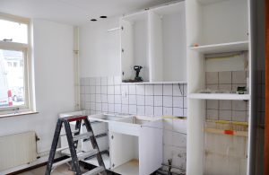 nieuwe keuken in aanbouw © Dusol Vastgoedonderhoud